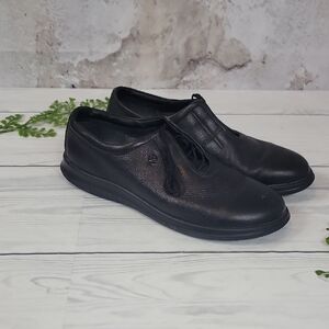 Ecco Sneakers Black Leather Soft 7 Tie Closure Womens Size 9/9.5 ( Eu 40 )
